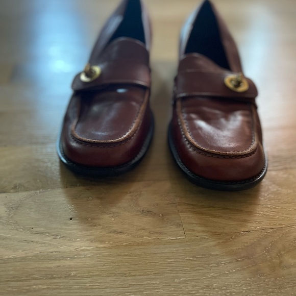 Coach size 7.5 - Picture 2 of 9